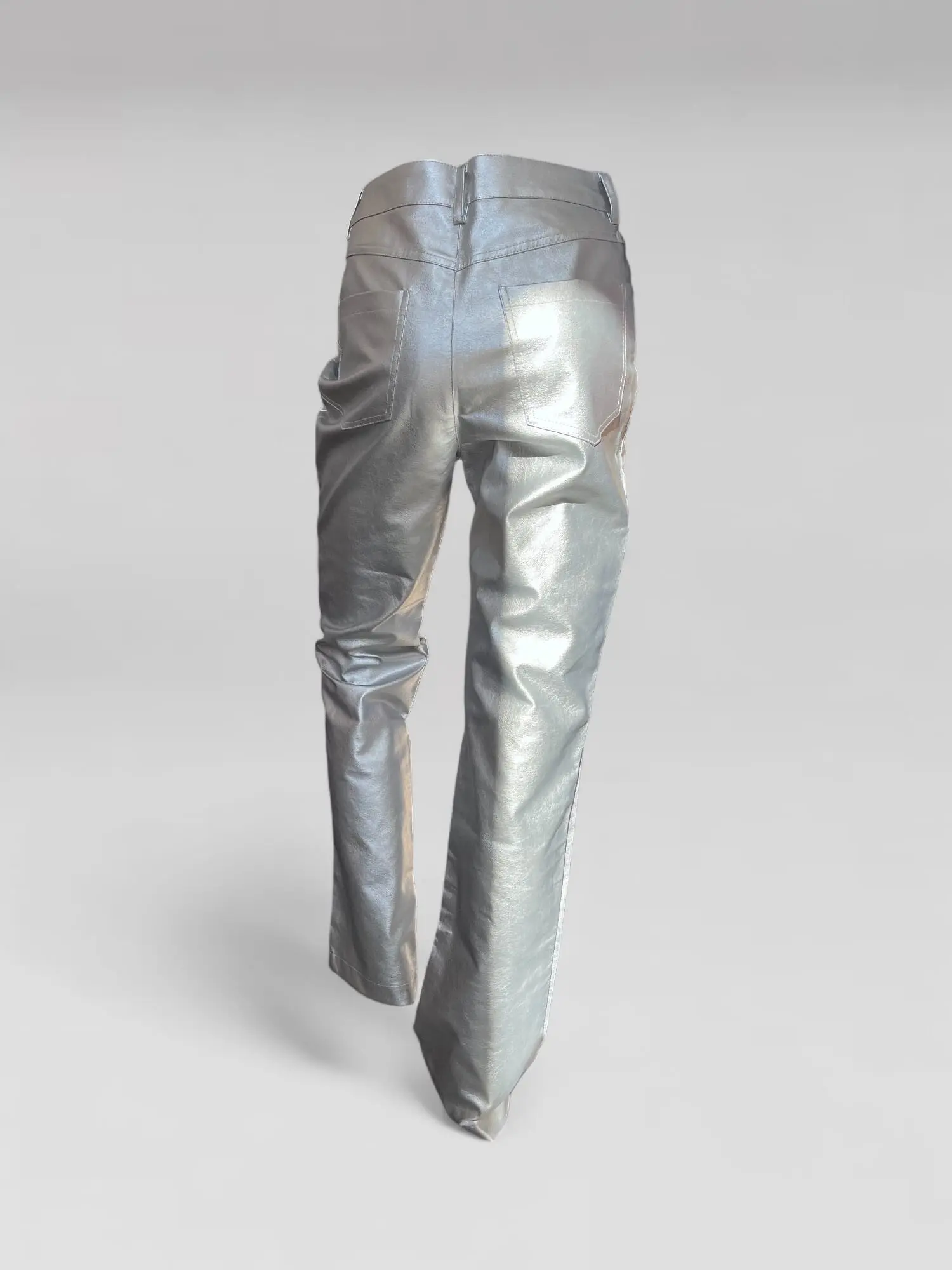 Pantalón plateado