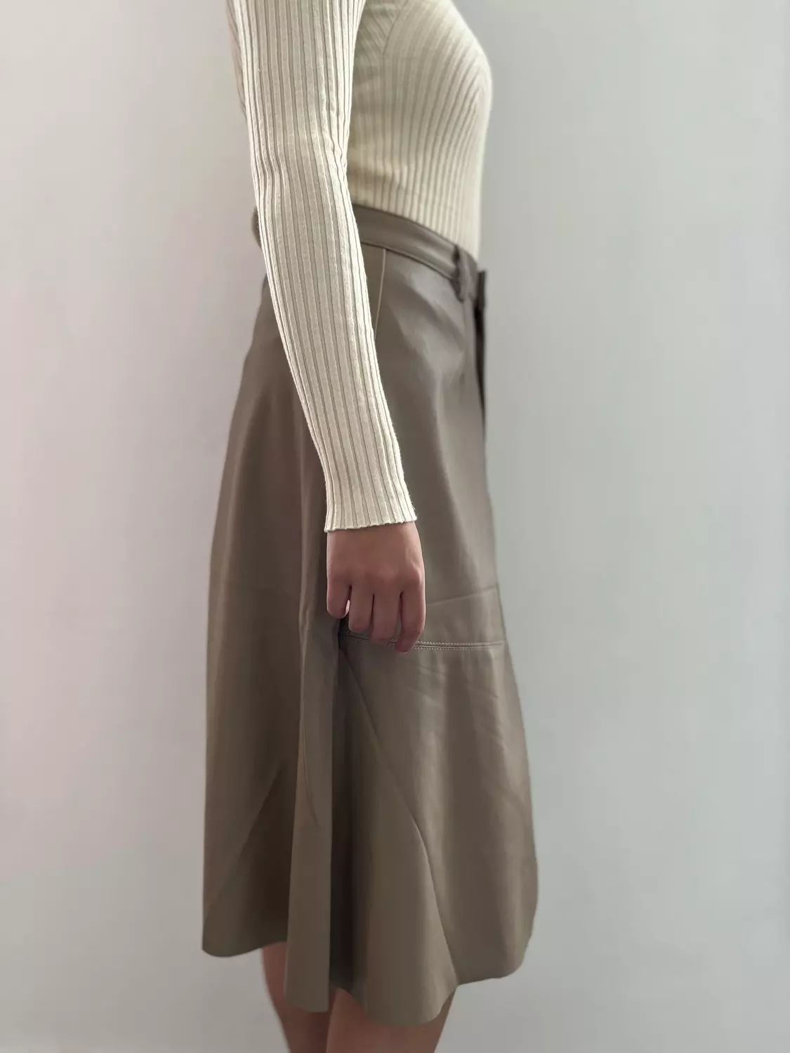 Falda PU Corte