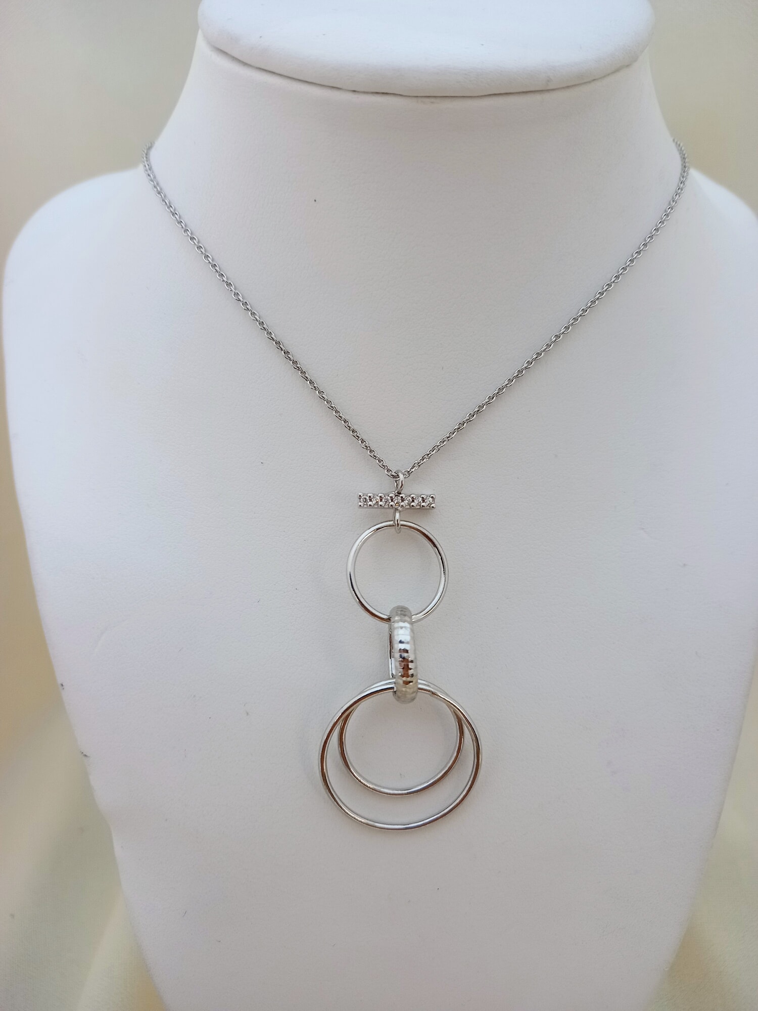 Collar Orbital