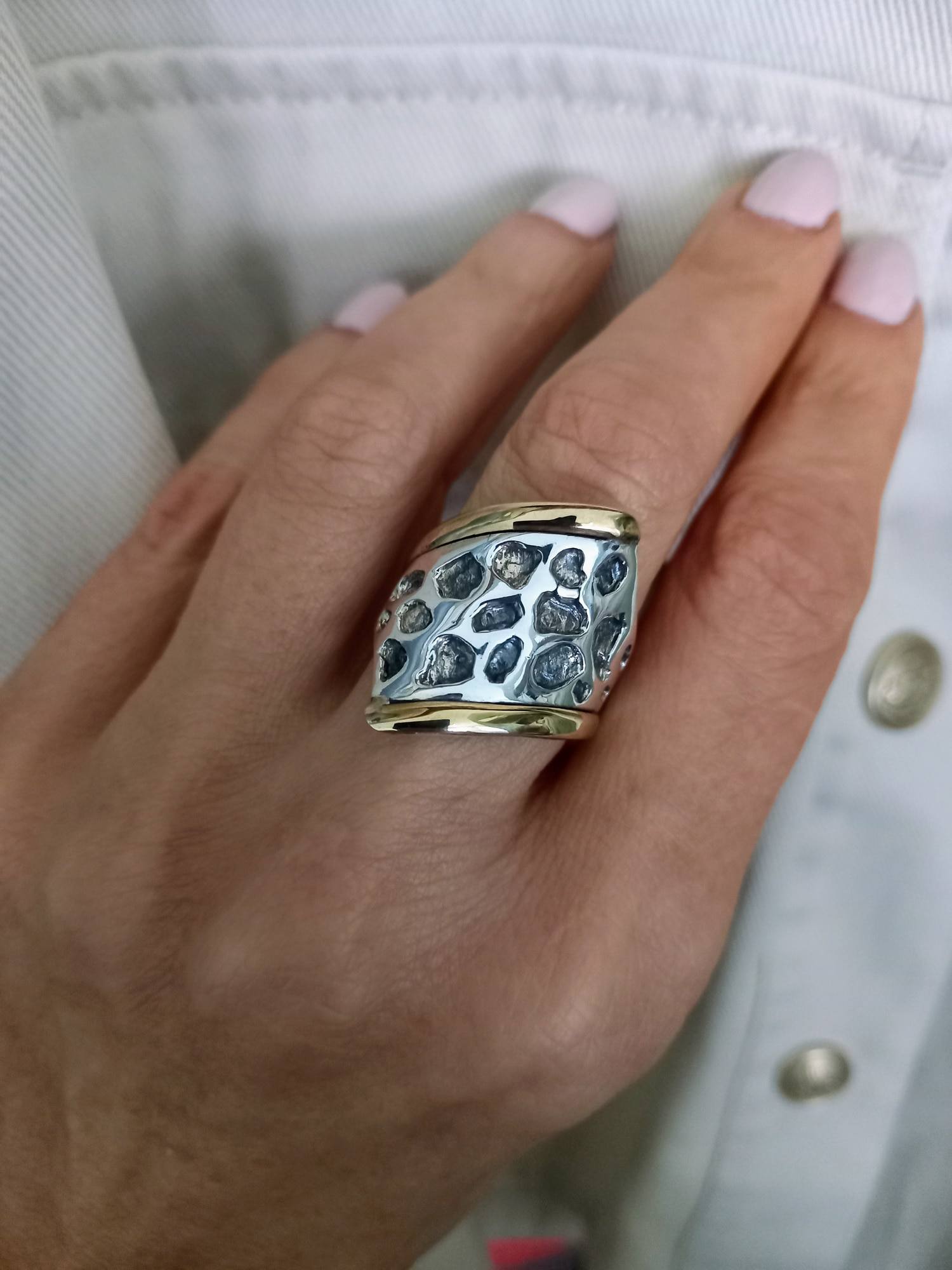 Anillo Relieve