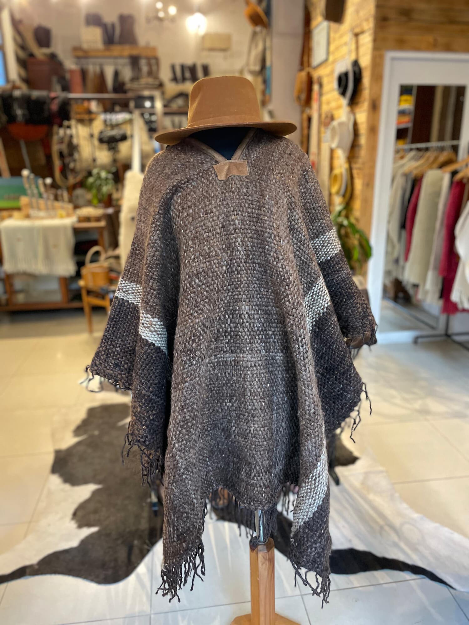 Poncho Lana virgen tejido tupido