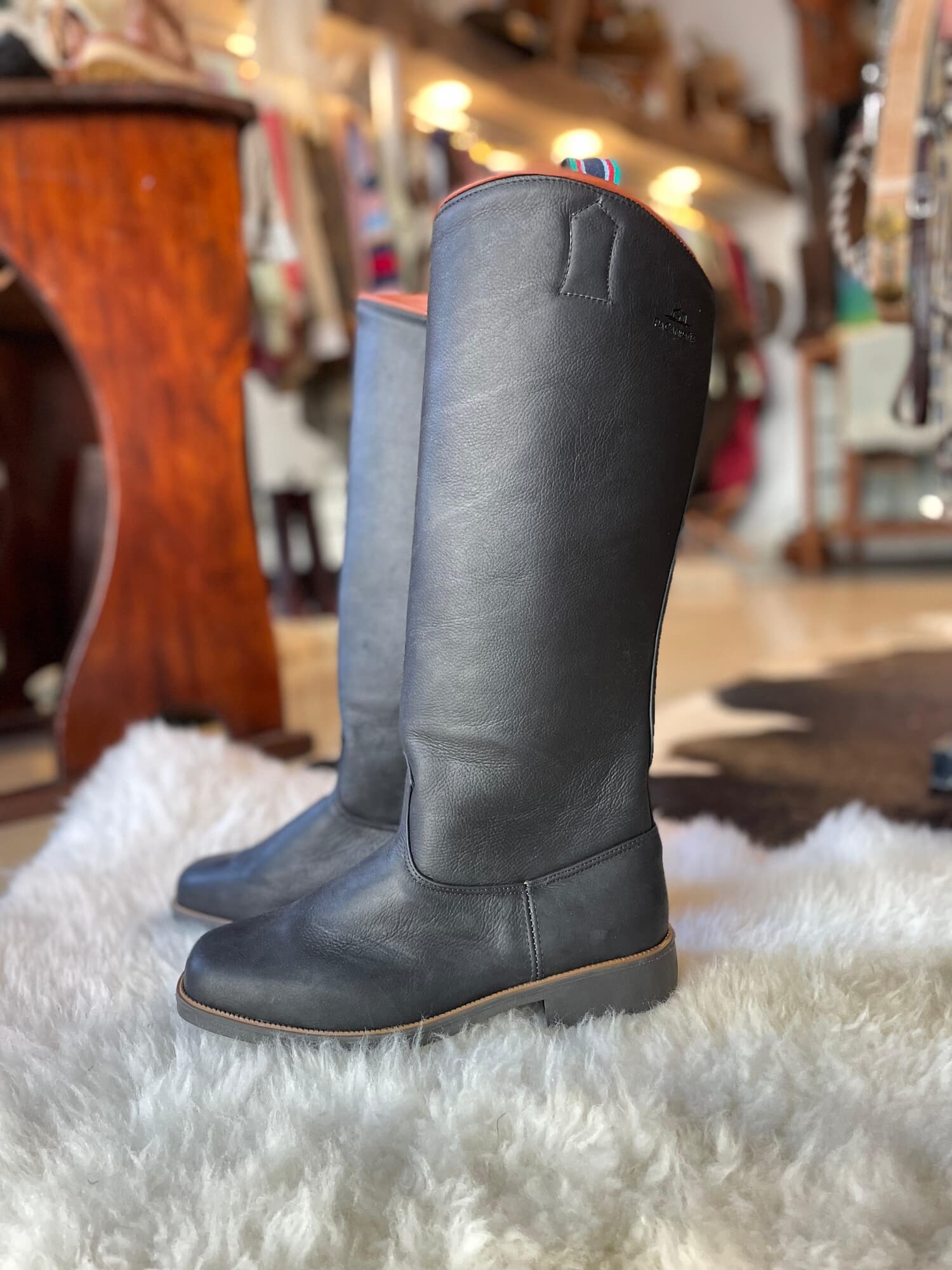 Bota Caño duro negra