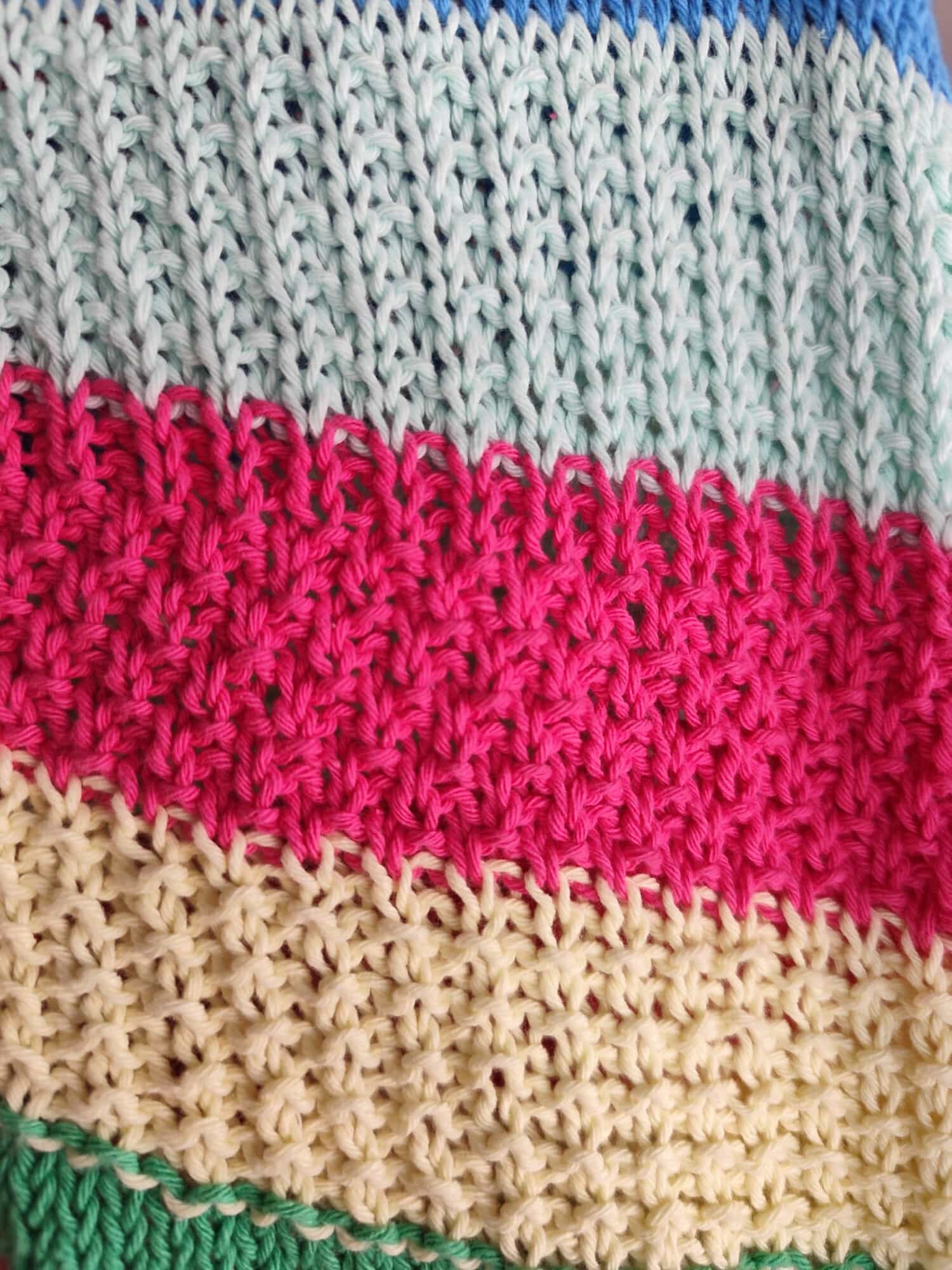 Rayas amarillo, verde y fucsia