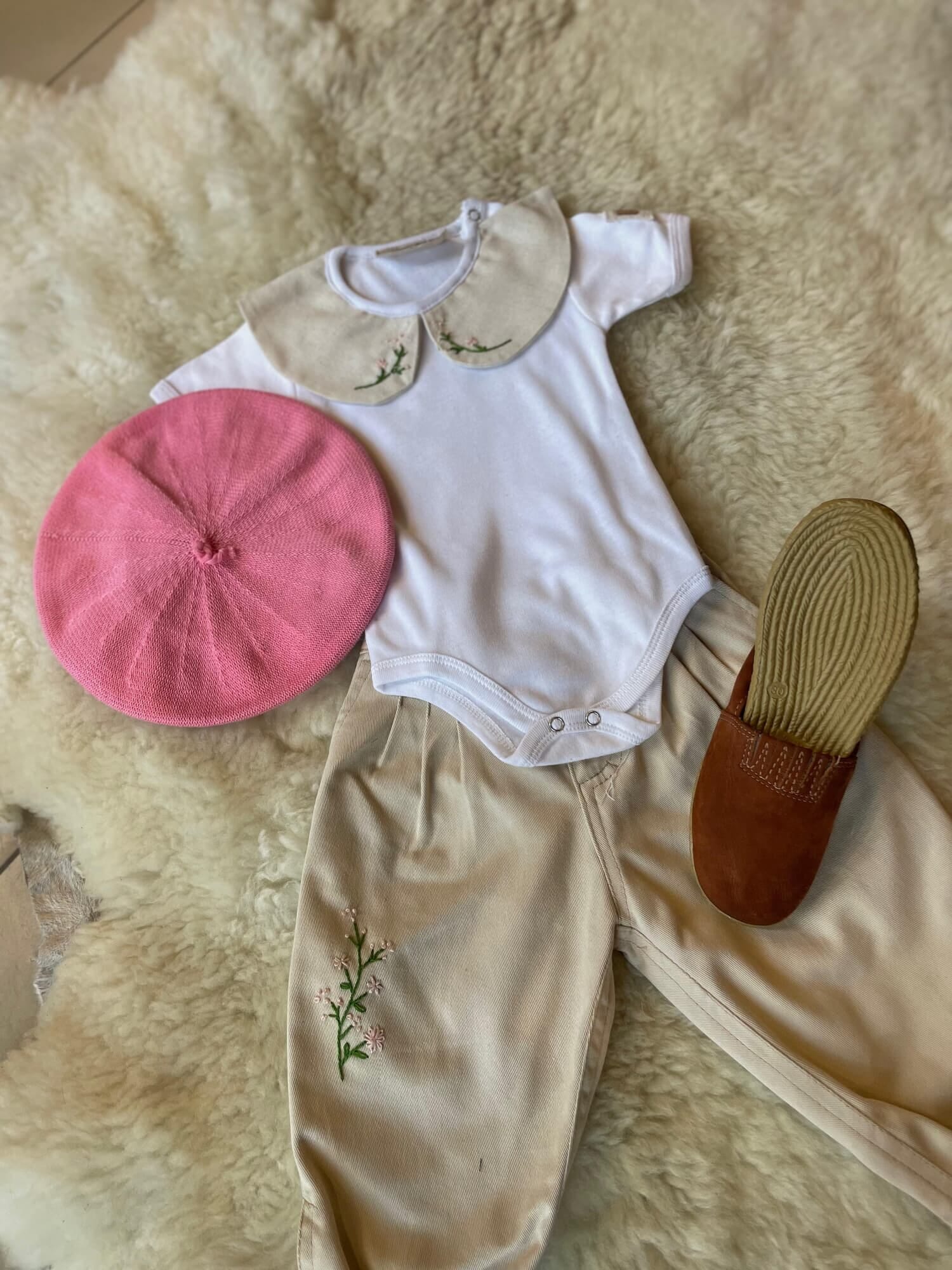 Conjuntos bordados infantiles