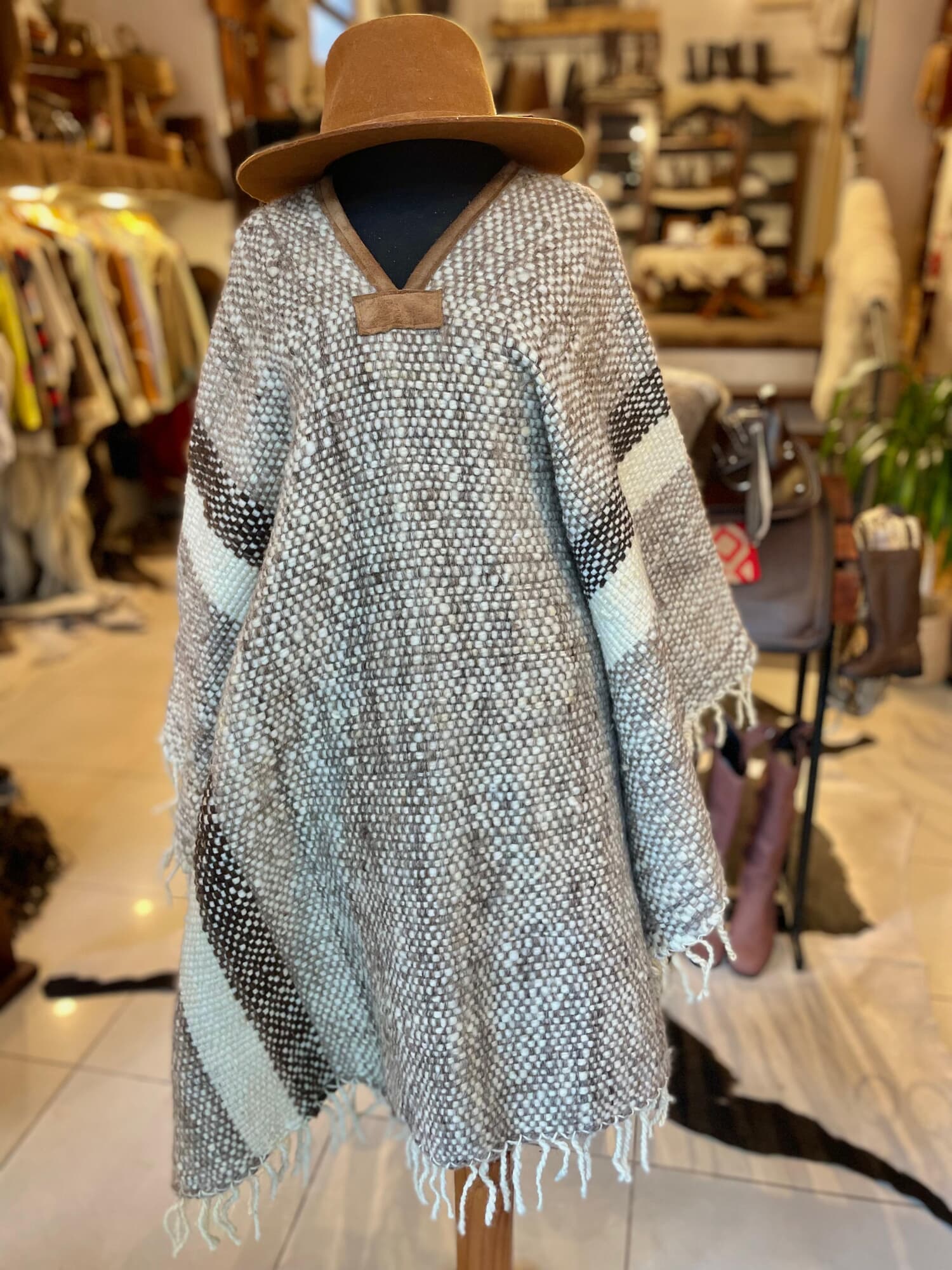 Poncho Lana virgen tejido tupido