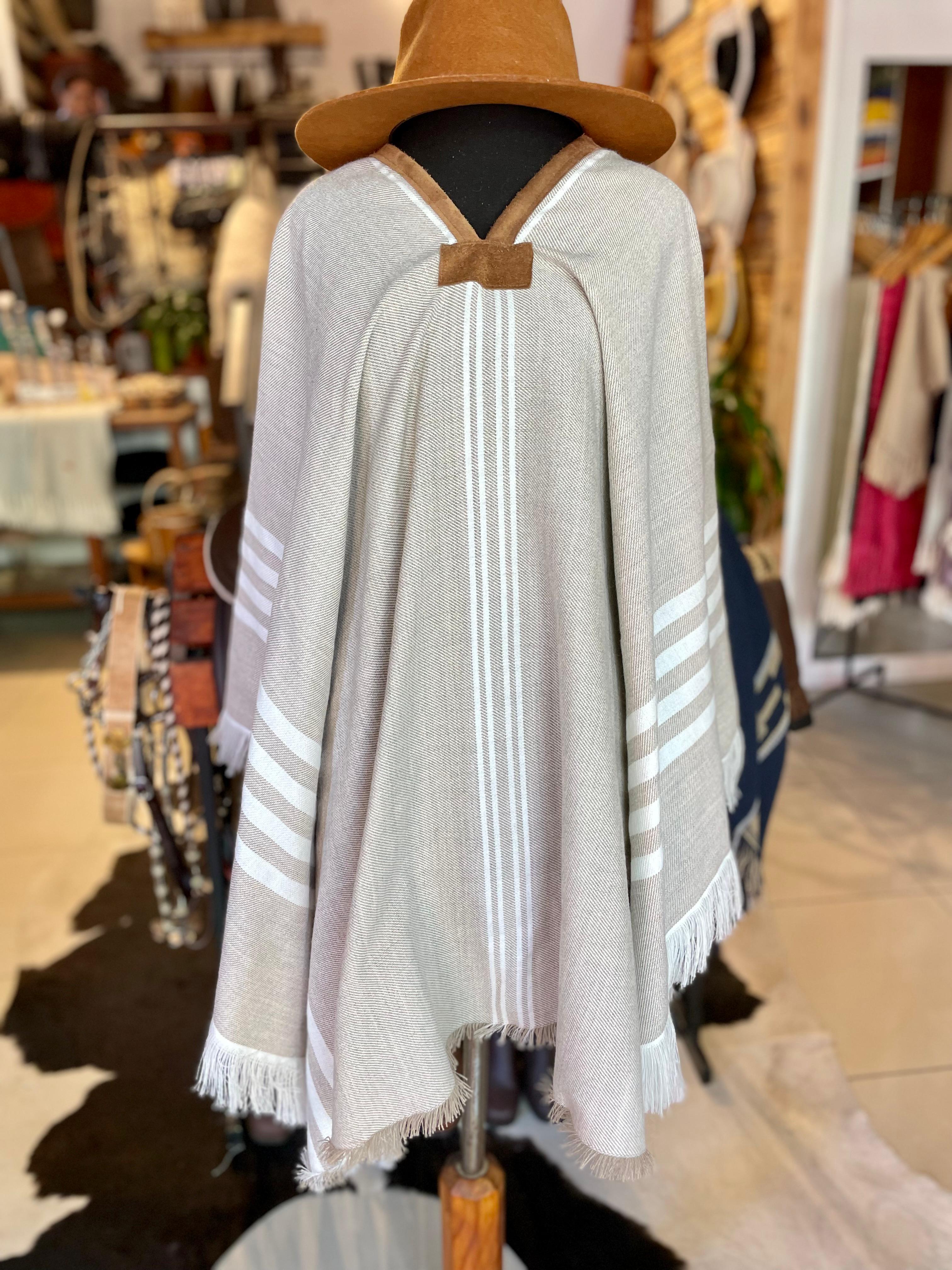 Poncho liviano