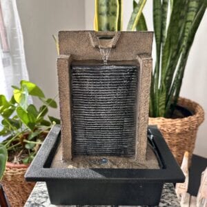 Fuente de agua lisa