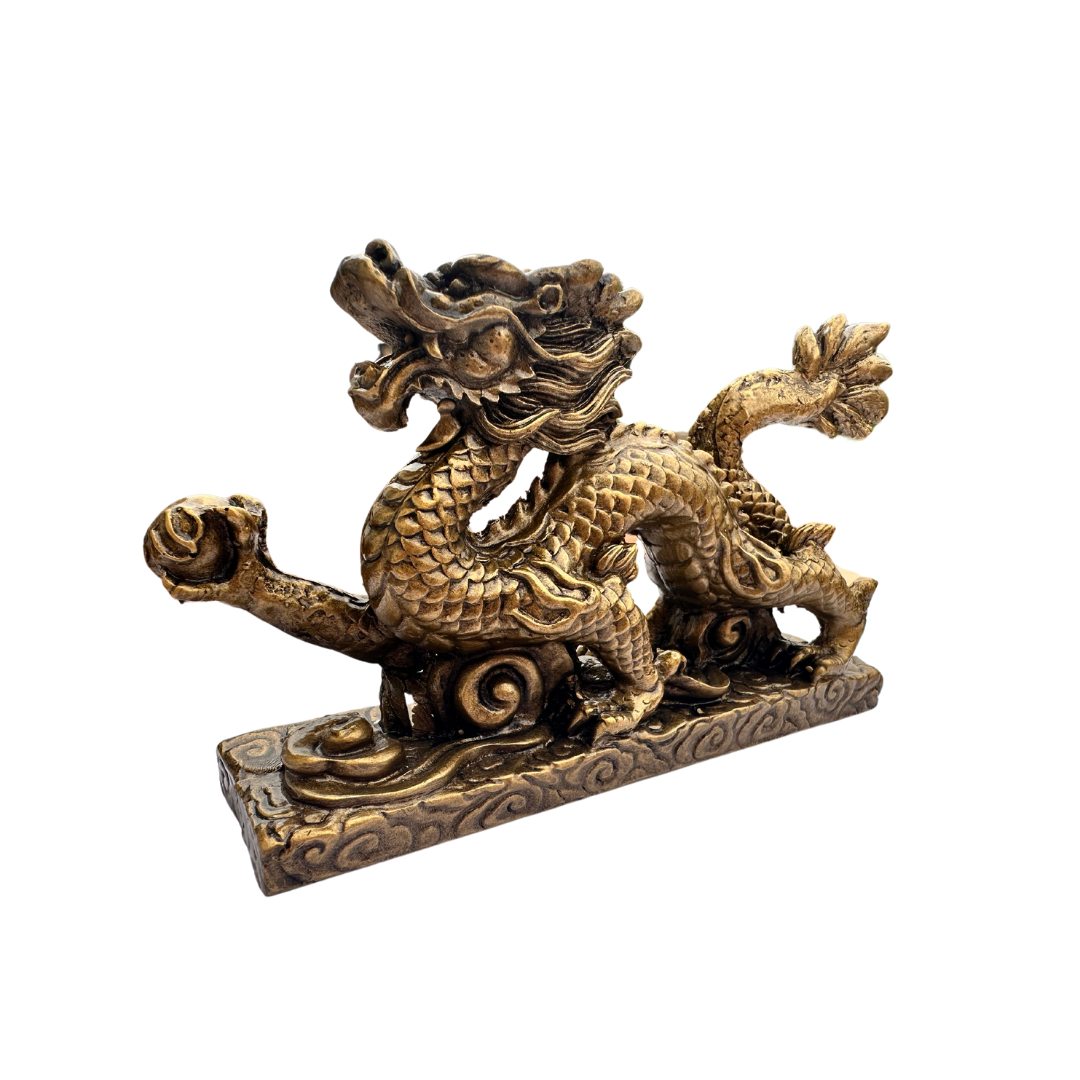 Dragón chino dorado