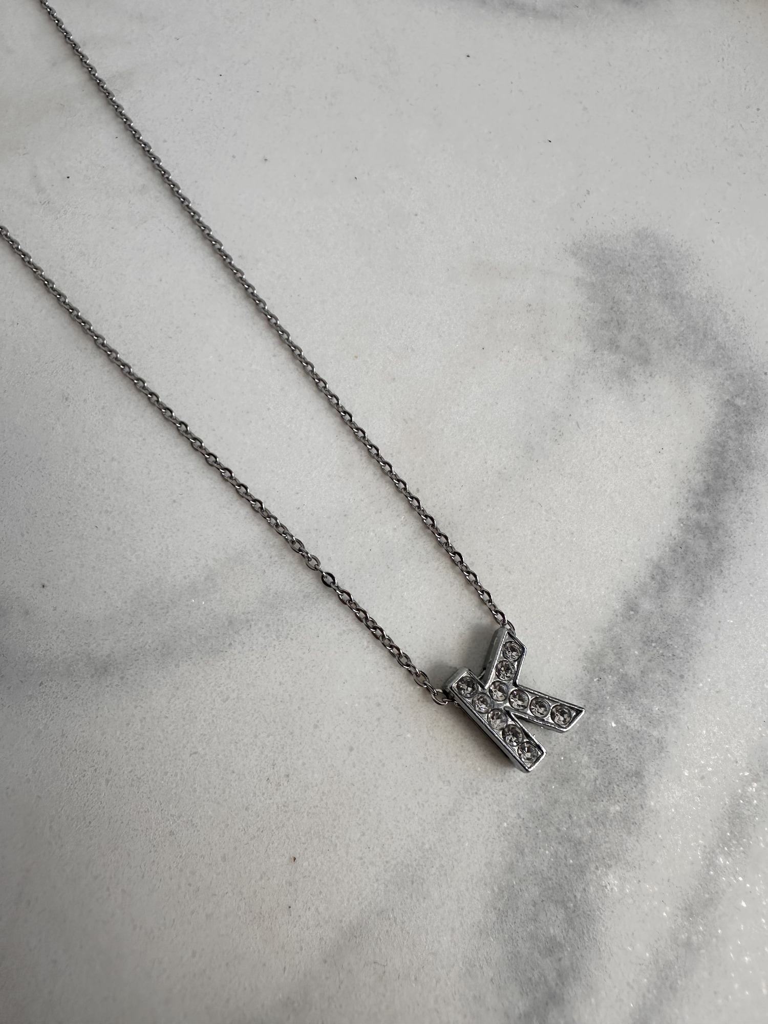 COLLAR INICIAL CON STRASS