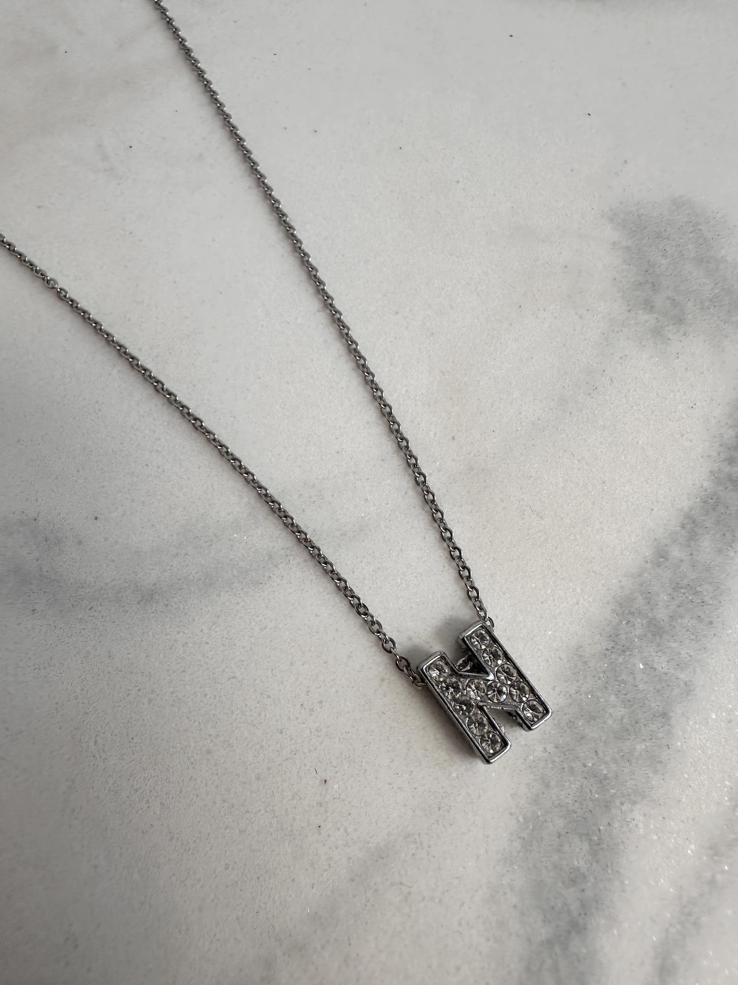 COLLAR INICIAL CON STRASS