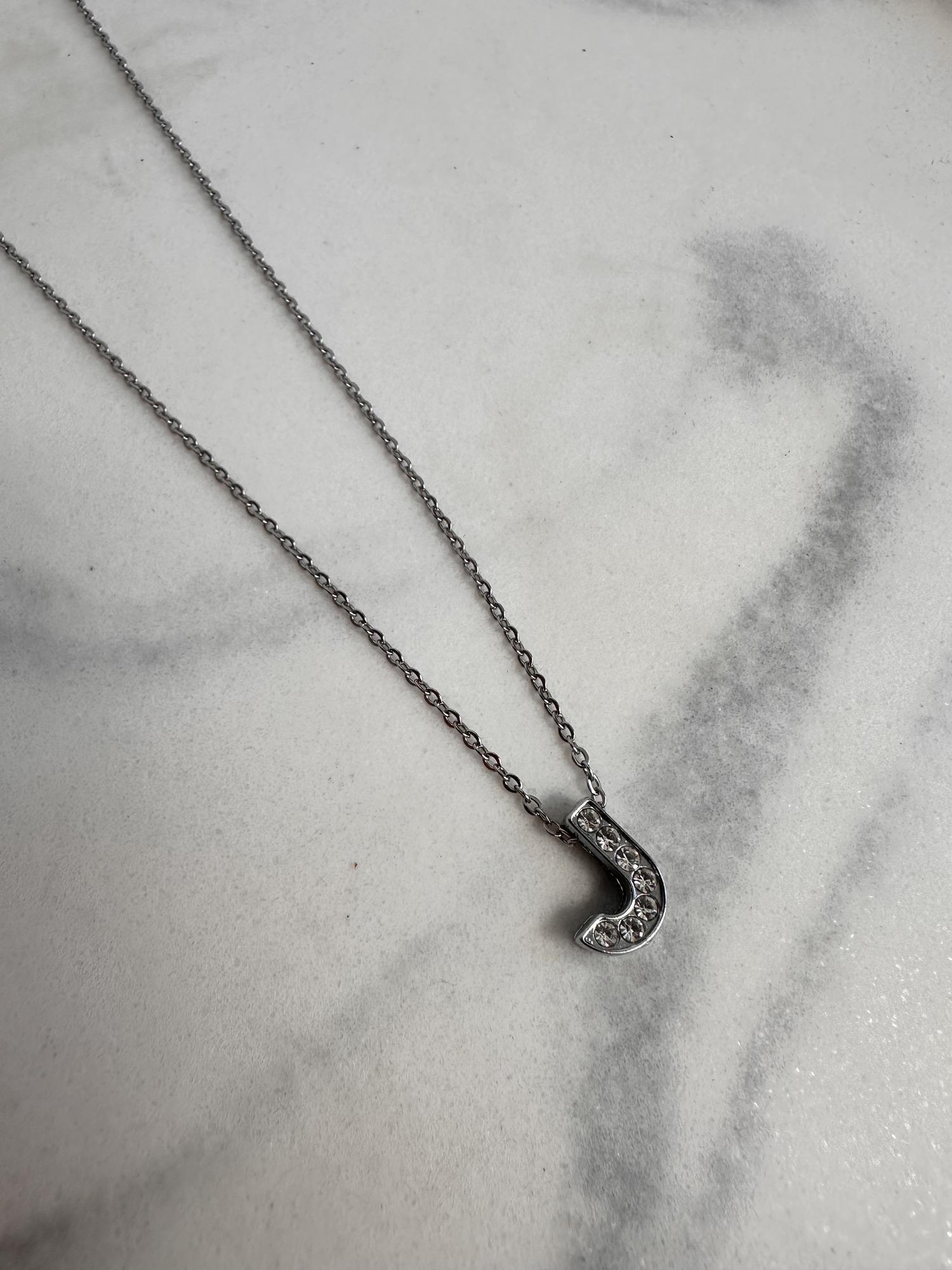 COLLAR INICIAL CON STRASS