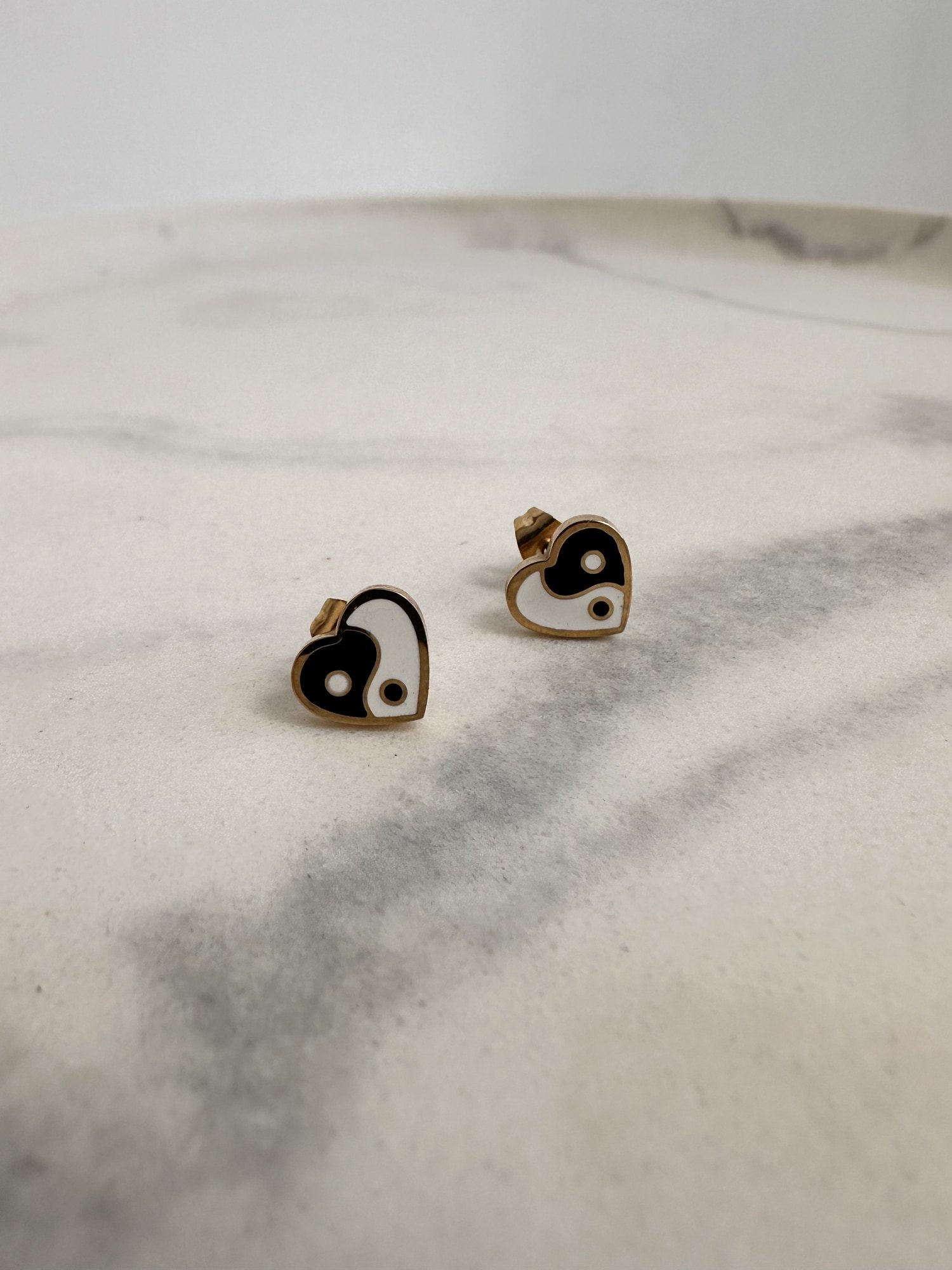 YIN YANG CORA