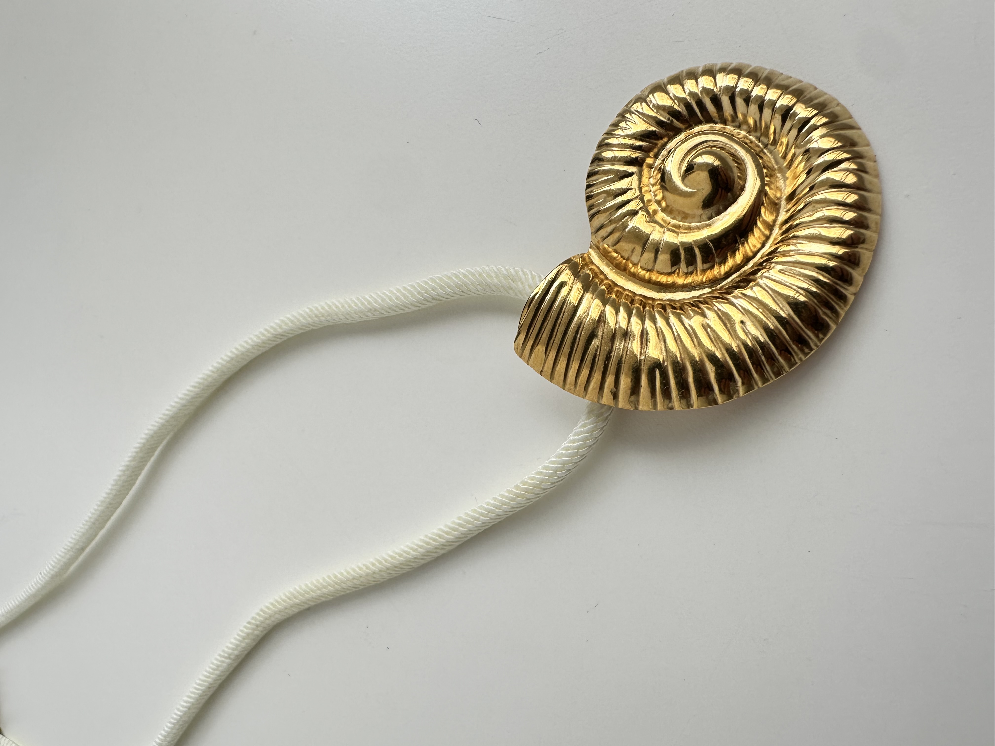 COLLAR NAUTILUS