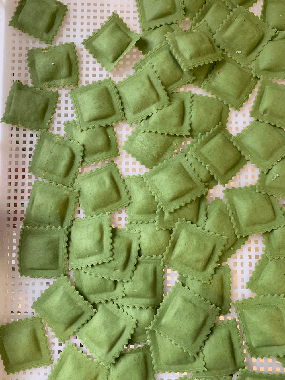 Raviolones de calabaza, muzza y nuez