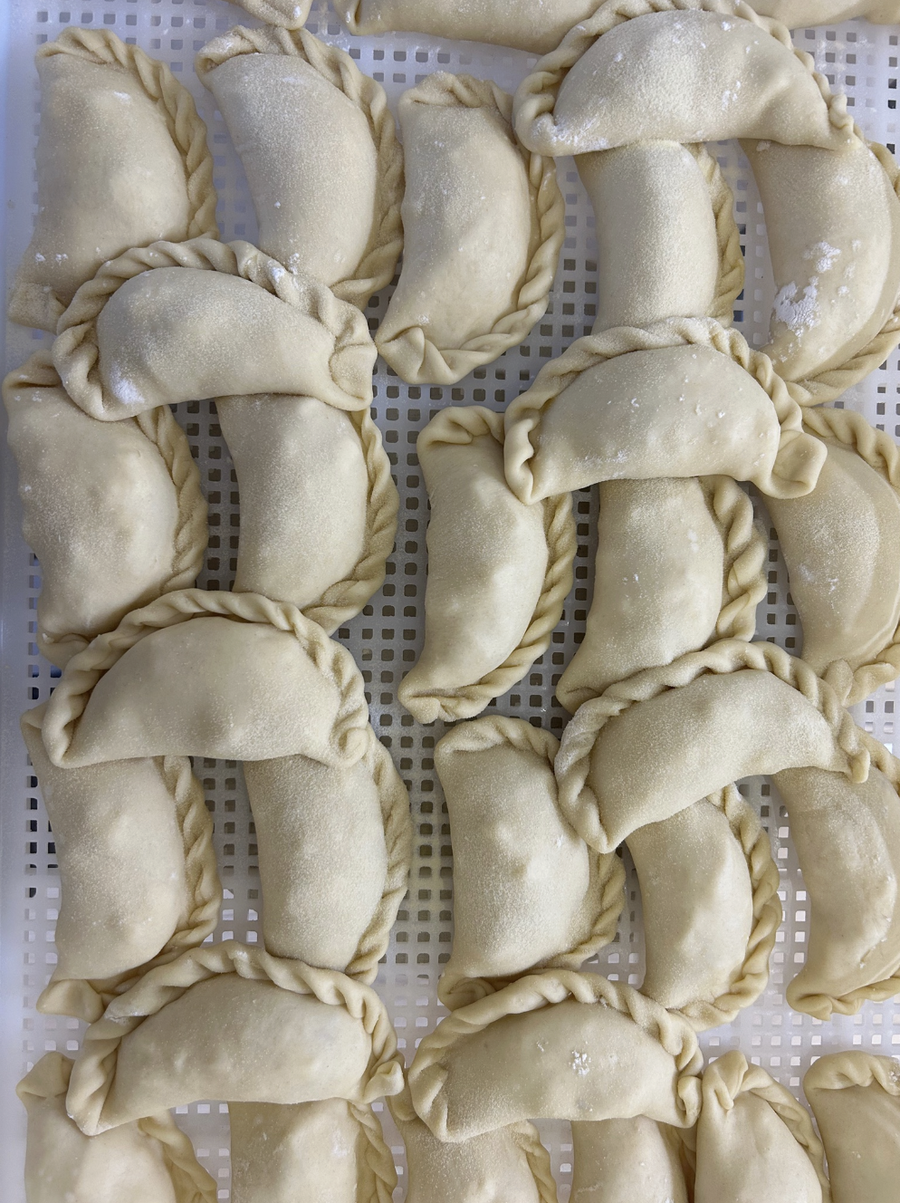 Empanadas de cebolla caramelizada y queso
