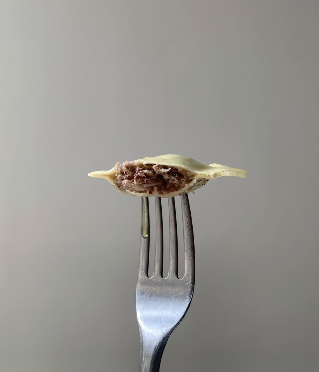Raviolones de cerdo braseado