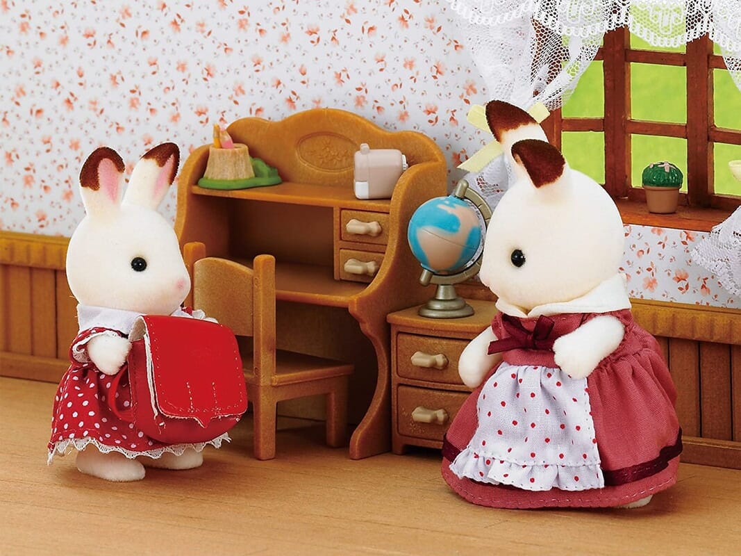 Sylvanian Families Freya Coneja De Chocolate Con Escritorio